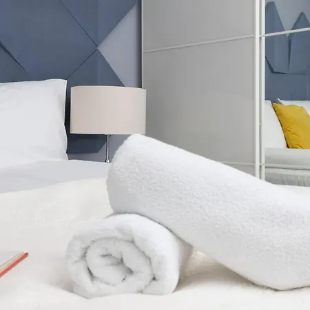 Platinum Tartaczna By Renters Apartment *