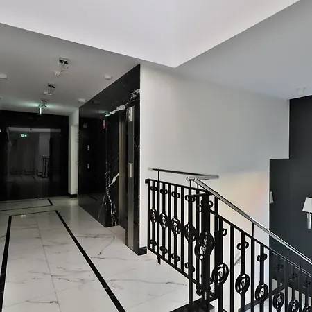Platinum Tartaczna By Renters Apartment *